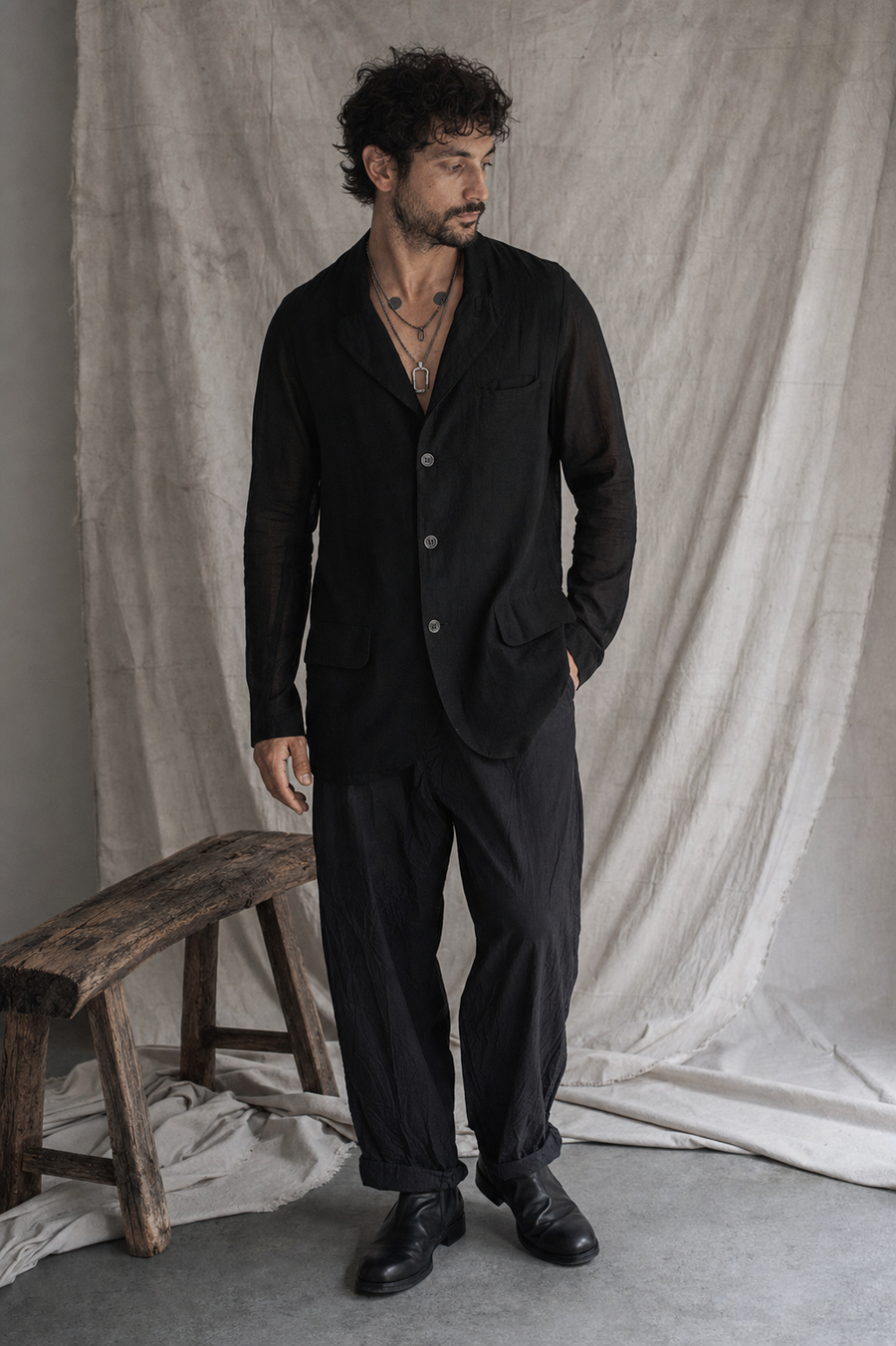 AITO Lightweight Tailored Blazer — Black