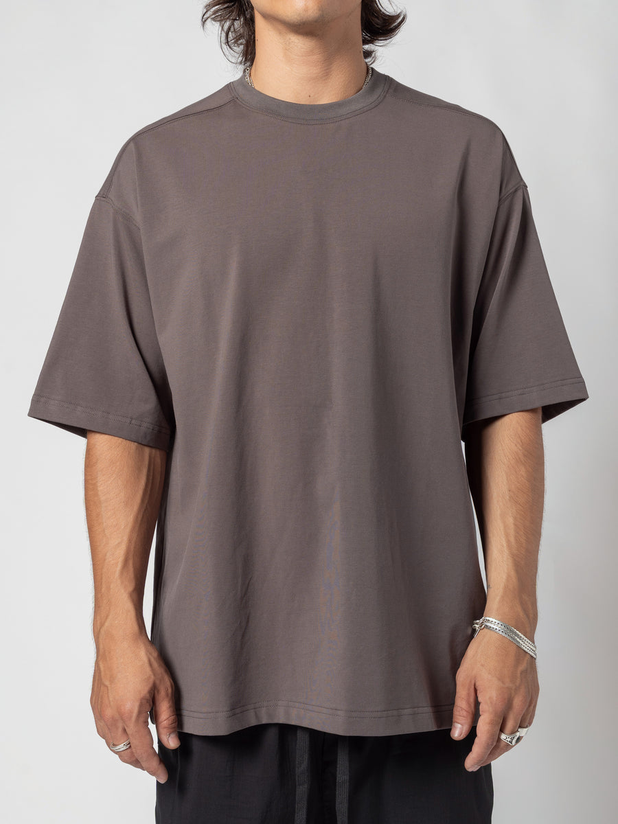 AITO Oversized Cotton T-Shirt in Dark Grey — front view squared to the camera, chest to hem, arms resting at the sides