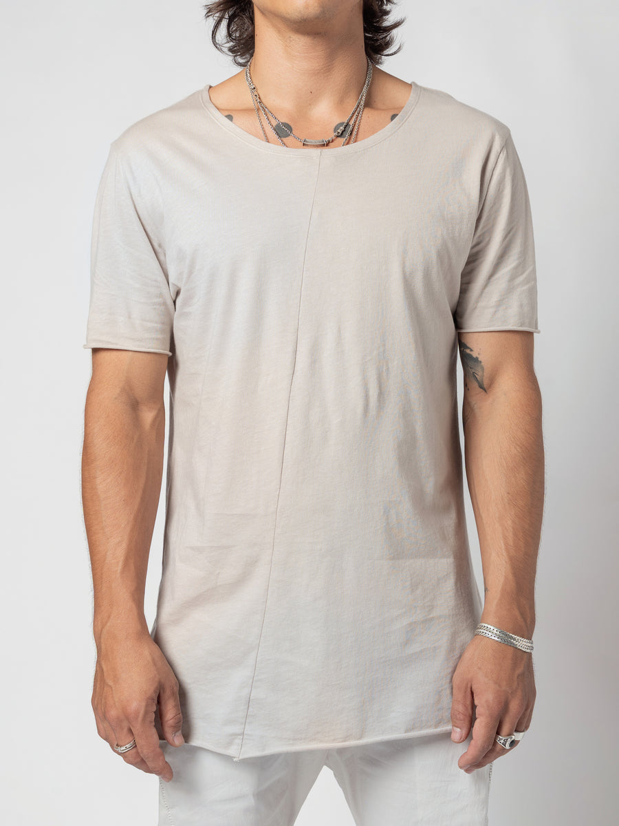 AITO Scoop Neck Cotton T-Shirt in Off White — front view from the chin to the hip, arms at the sides, centre-front seam running down the body