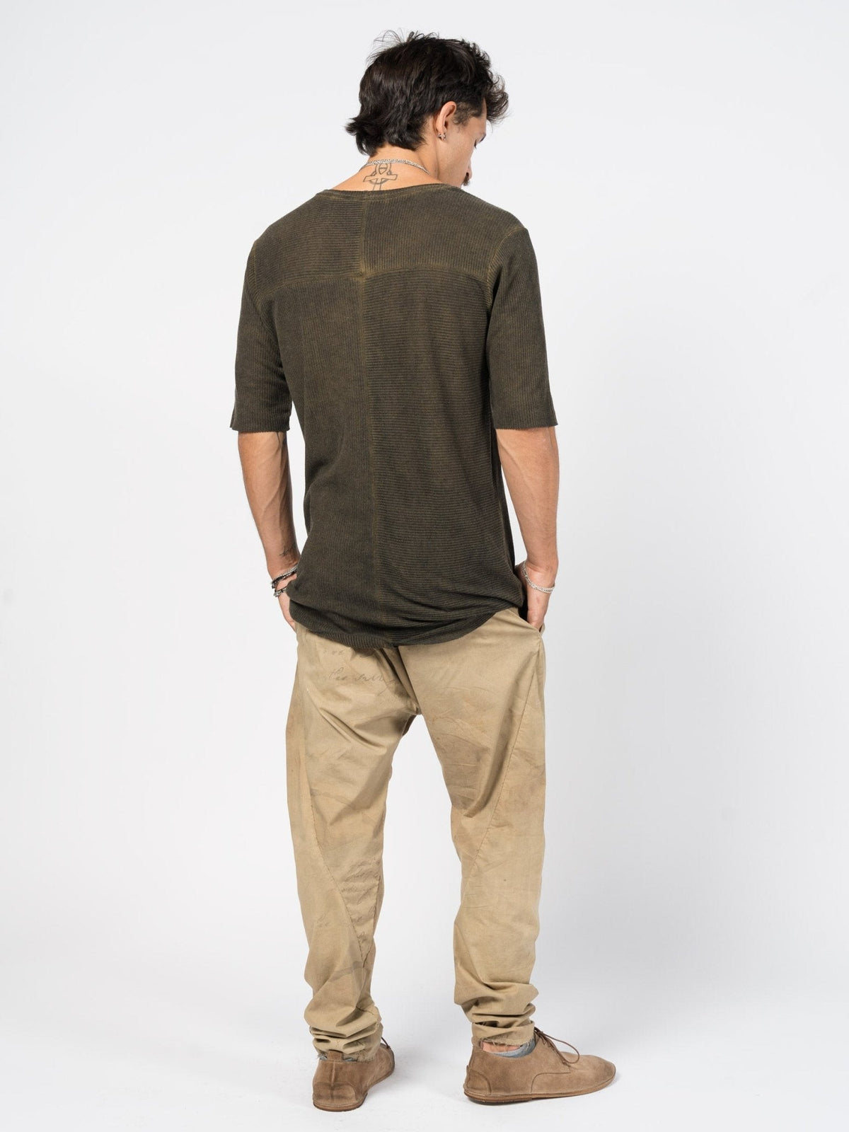 AITO Ribbed Cotton T-Shirt in Militare — garment detail on model.