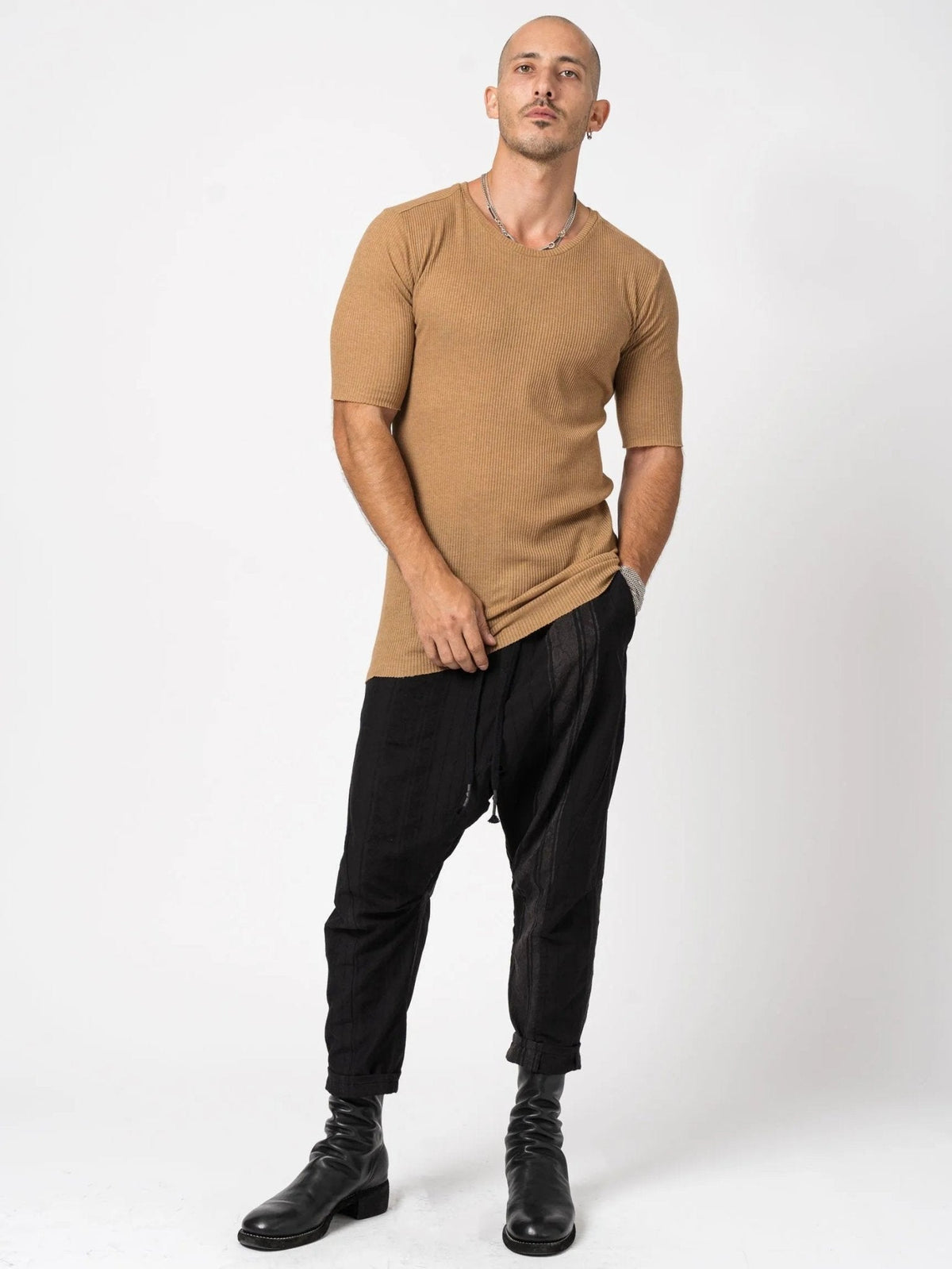 AITO Ribbed Cotton T-Shirt in Moka — garment detail