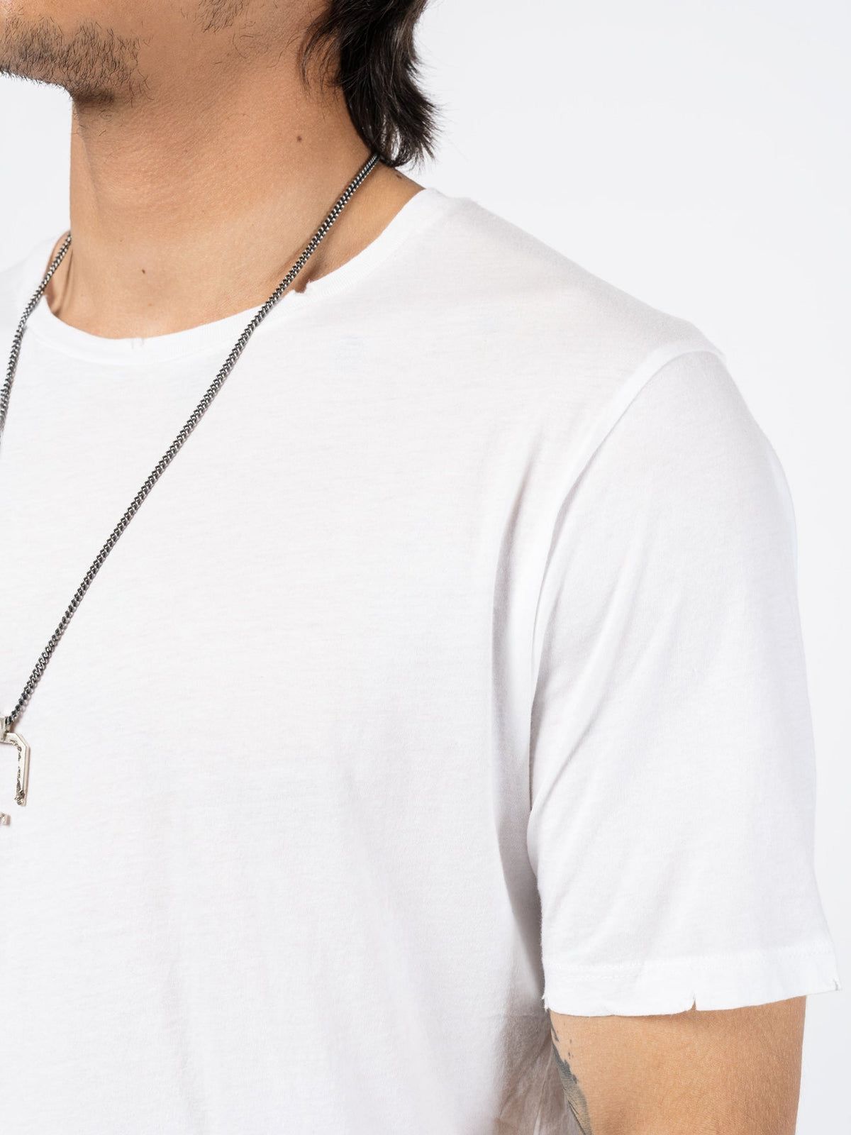 AITO Washed Cotton T-Shirt in White — garment detail